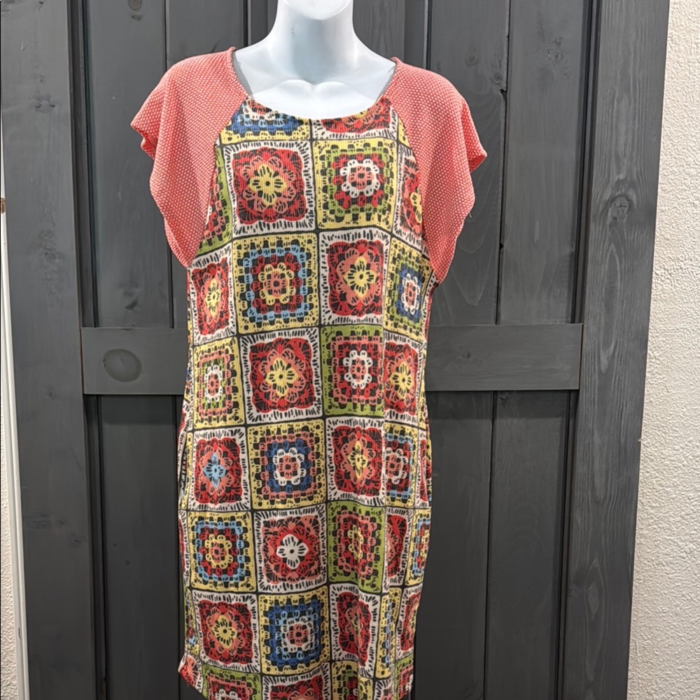 Colorful Geometric Pattern swim suit cover size small with pockets MWOT PTP 18